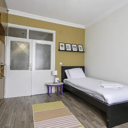 Flat With Balcony 5 Min To Konyaalti Beach Antalya
