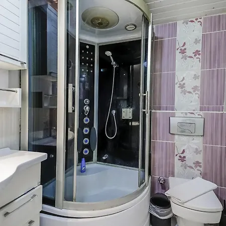 Flat With Balcony 5 Min To Konyaalti Beach * أنطاليا