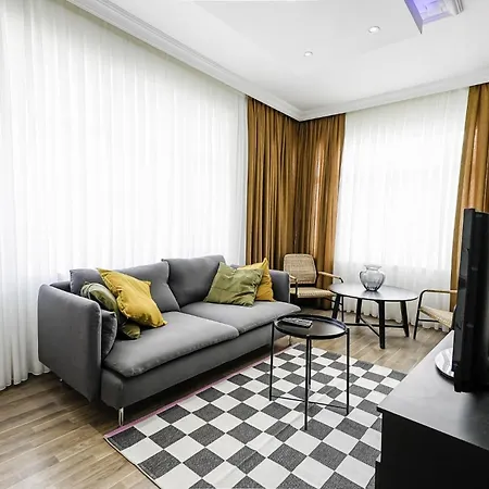 Flat With Balcony 5 Min To Konyaalti Beach شقة أنطاليا